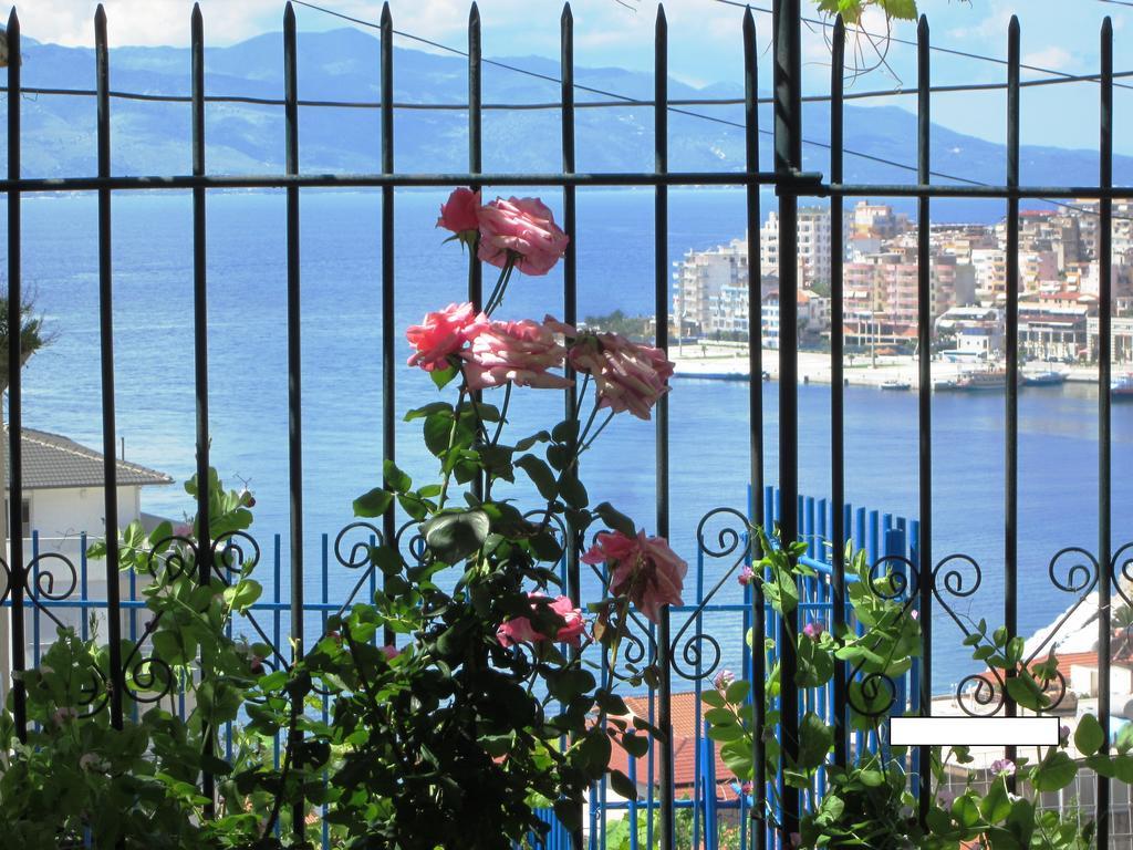 Guest House And Tavern Leo Sarandë Buitenkant foto