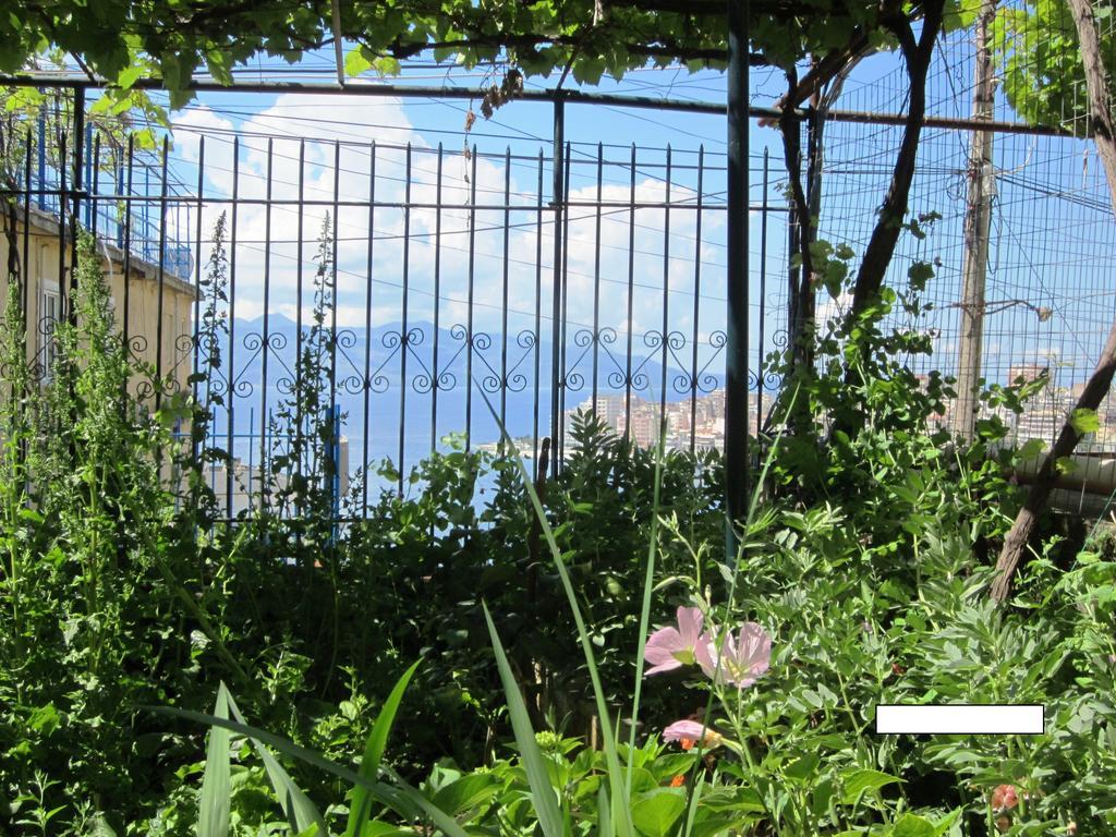 Guest House And Tavern Leo Sarandë Buitenkant foto