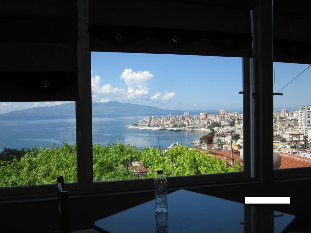 Guest House And Tavern Leo Sarandë Buitenkant foto
