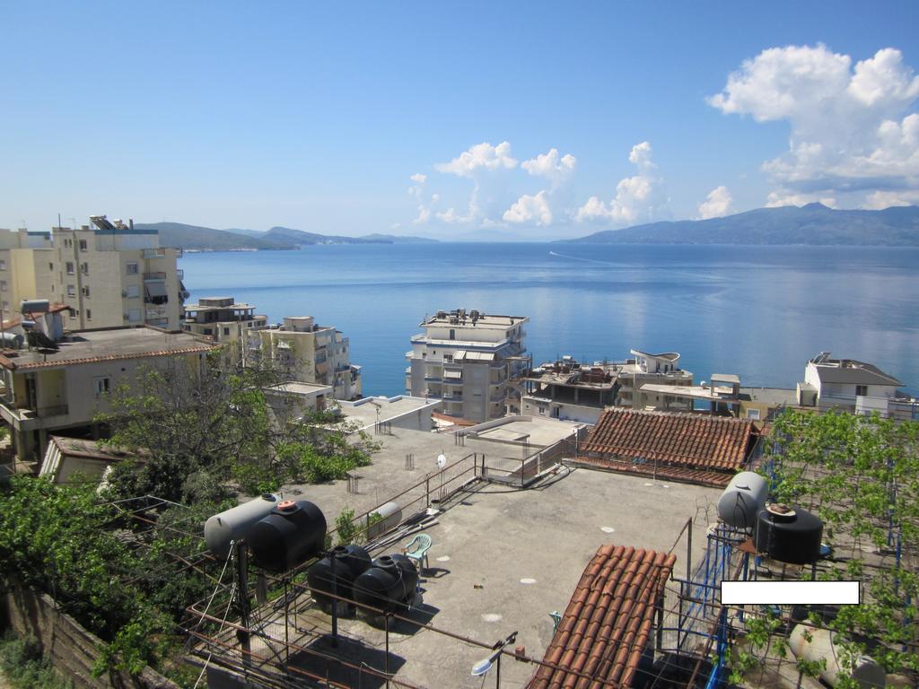 Guest House And Tavern Leo Sarandë Buitenkant foto