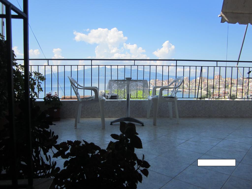 Guest House And Tavern Leo Sarandë Buitenkant foto