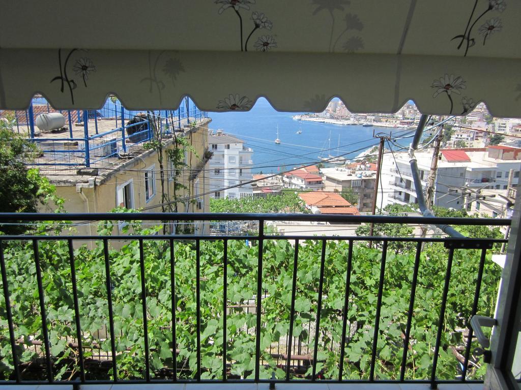 Guest House And Tavern Leo Sarandë Buitenkant foto